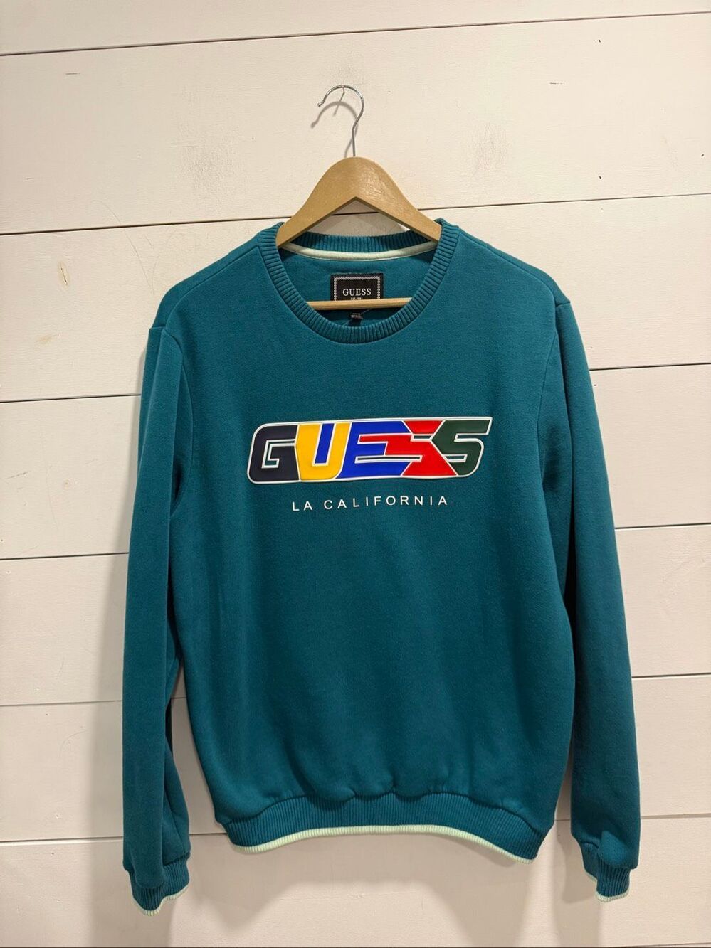 GUESS LA California Multicolor Logo Crewneck Sweatshirt – Size Medium